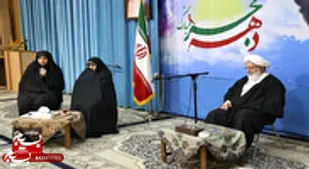 نقش زنان در خدمت به جامعه پررنگ است