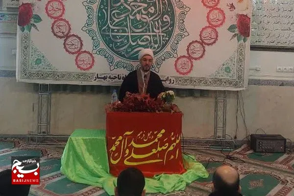 لازمه رسیدن به کمال مطلوب عمل به دستورات خداوند و الگو قرار دادن اولیاء الله است