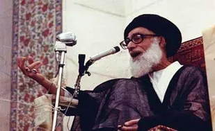 مواظب باشید گرگ&zwnj;ها شما را از رهبر جدا نکنند/هر عمامه سری كه از رهبر مكرم فاصله بگیرد، لعنت خدا برش باد