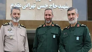 دیدار فرمانده کل ارتش و فرمانده نیروی هوافضای سپاه با یکدیگر/محصول ارتش و سپاه در سواحل ونزوئلا