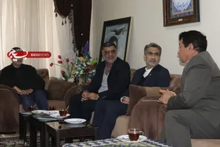 تجلیل رئیس مرکز وکلای قوه قضائیه و بسیج حقوق دانان سپاه فتح از خانواده شهید امیرنژاد