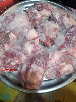 توزیع بسته های گوشت بین خانواده های کم برخوردار شاهرود+ تصاویر