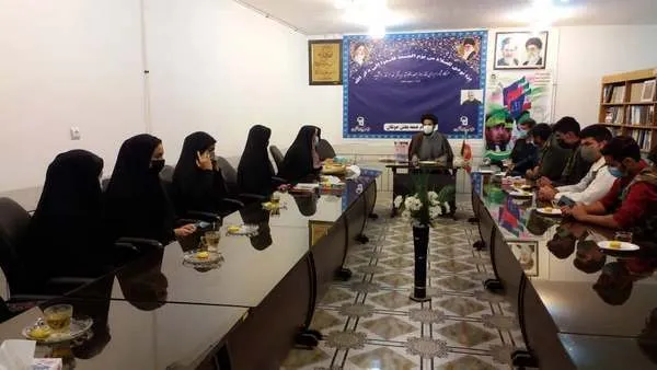 دانش آموزان آینده کشور را بر مبنای آرمانهای انقلاب خواهند ساخت