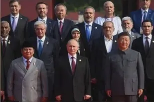 گفتگوی فرهنگ&zwnj;ها با حضور دختر ایران