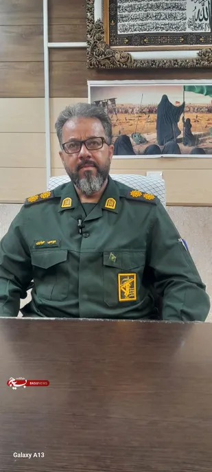 دیدار فرمانده ناحیه هویزه با خانواده شهدا و جانبازان بمناسبت هفته دفاع مقدس