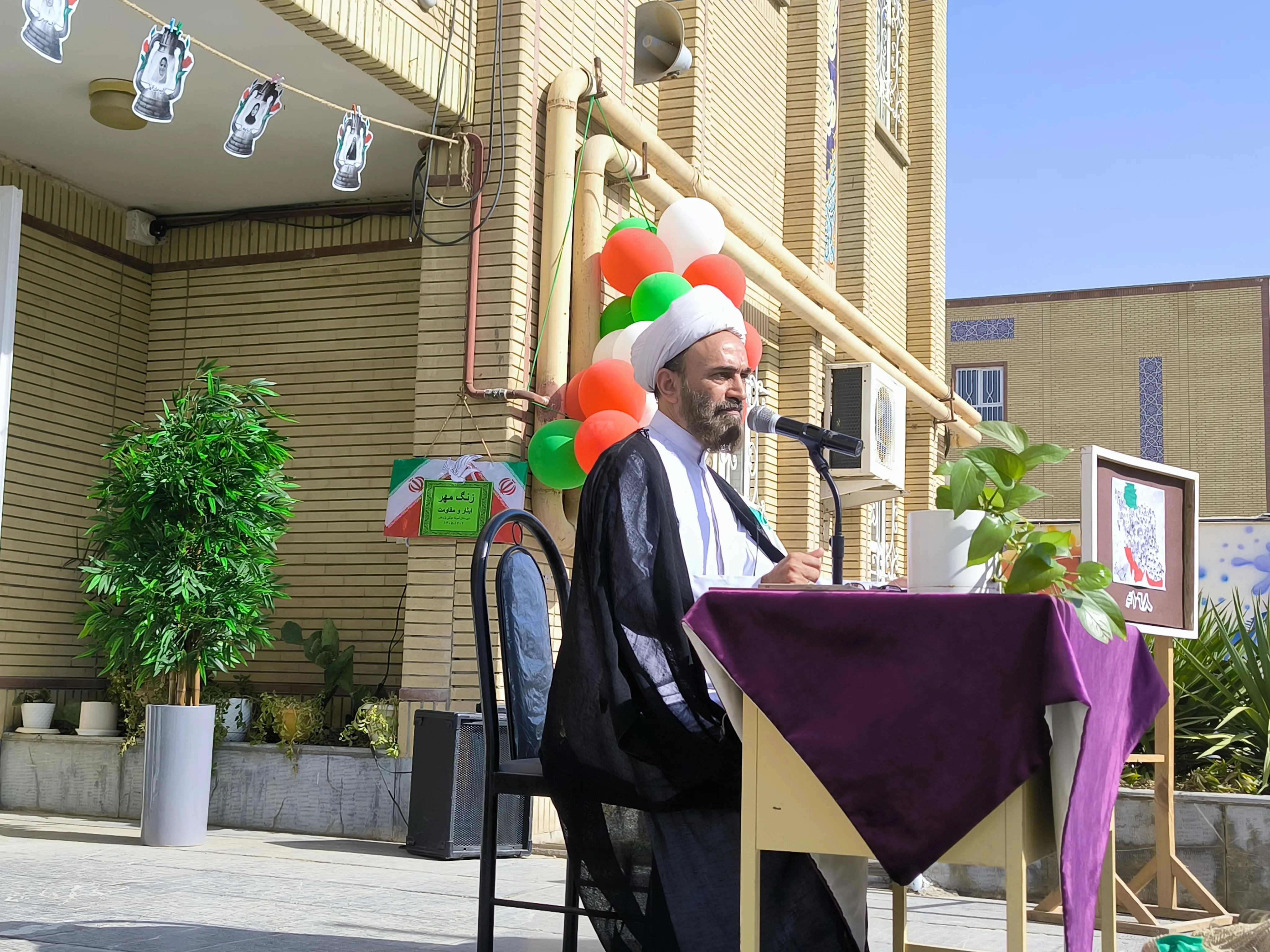 امام جمعه سرخس: معلمان و اساتید نقش مهمی در تربیت نسل آینده و پیشرفت کشور دارند و شایسته تکریم و توجه جدی هستند.