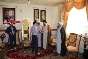معاون عقیدتی سیاسی سپاه با خانواده مربی شهید در شهرکرد دیدار کرد