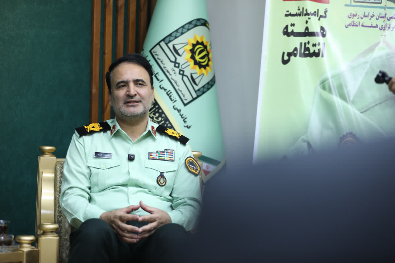 تقدیر فرمانده سپاه امام رضا(ع) از نیروهای انتظامی خراسان رضوی تقدیر فرمانده سپاه امام رضا(ع) از نیروهای انتظامی خراسان رضوی