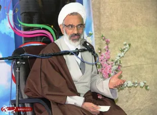 جبهه استکبار در تقابل همه جانبه با جبهه انقلاب است