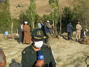 بازدید مسئولین   فیروزکوه از عملیات بهسازی انهار روستای دهین
