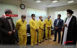 آزادگان مدال خدمت به اسلام را دریافت کردند / جانبازی و اسارت سختی پیوسته دارد