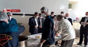 تهیه و توزیع غذای گرم به همت اعضای کانون بسیج مهندسین صنعتی ساوه