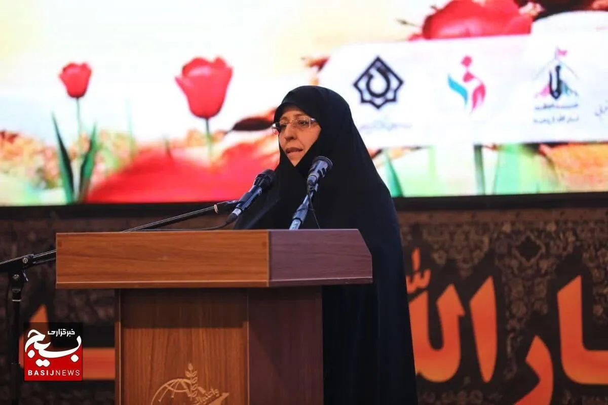 مسئول بسیج جامعه زنان سپاه شهدای آذربایجان غربی:
مادران شهدا تاریخ جدیدی را مقابل چشم زنان جهان گشودند