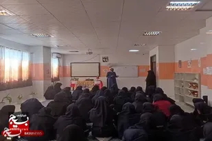 برگزاری نشست جهاد تبیین در واحد مقاومت نرجس در دهه مبارک فجر
