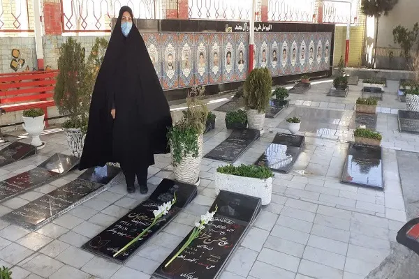 برگزاری مراسم غبارروبی و عطرافشانی مزار شهدا گمنام توسط حوزه کوثر ناحیه زاهدان