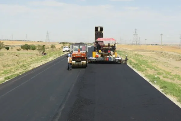انجام ۲۶۲ کیلومتر روکش آسفالت در راه‌های استان همدان