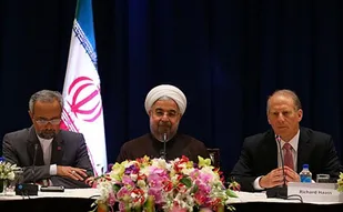 دولت، مصوبات پروژه های سرمایه گذاری را  جذب سرمایه گذاری جلوه می دهد