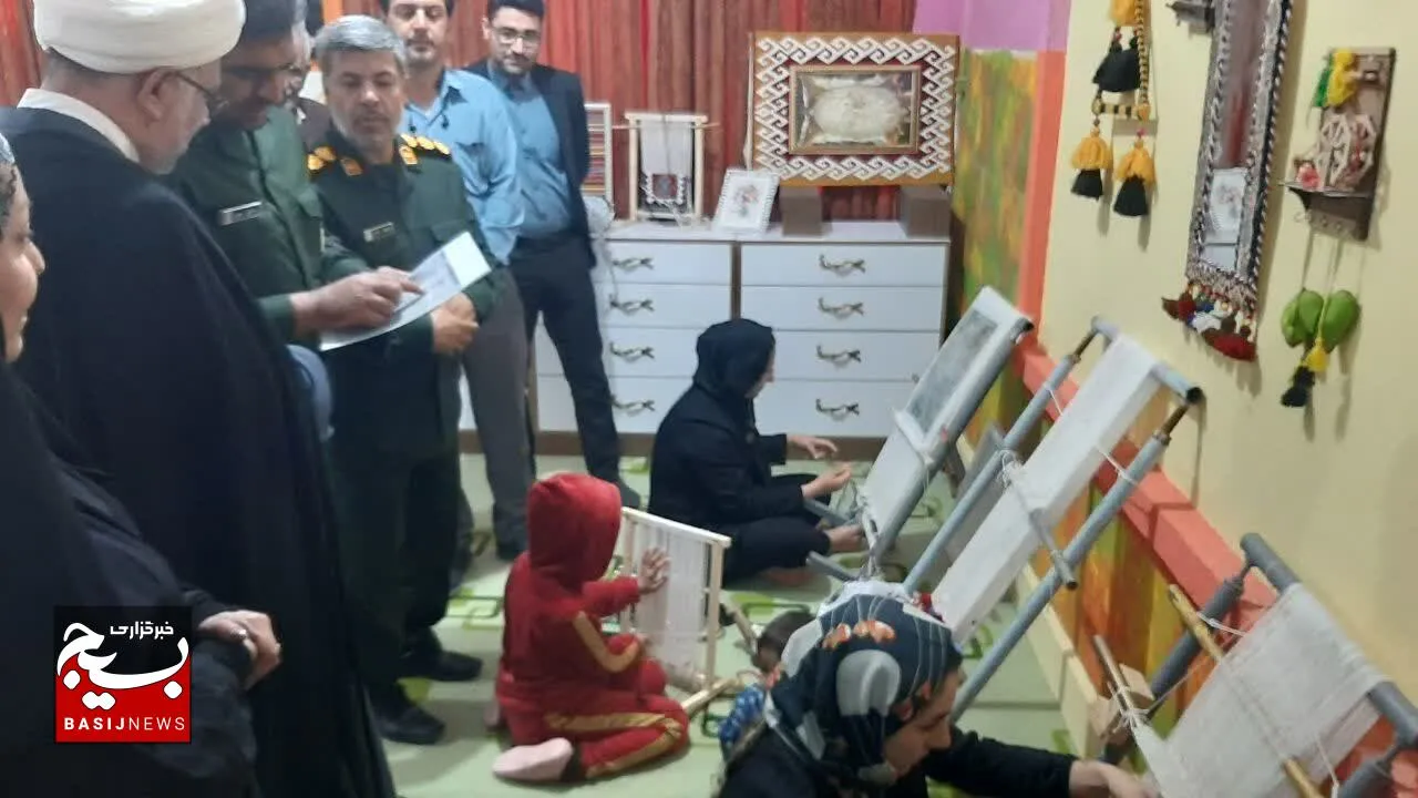 نمایشگاه اقتصاد مقاومتی بانوان سرپرست خانوار در خنج برگزار شد