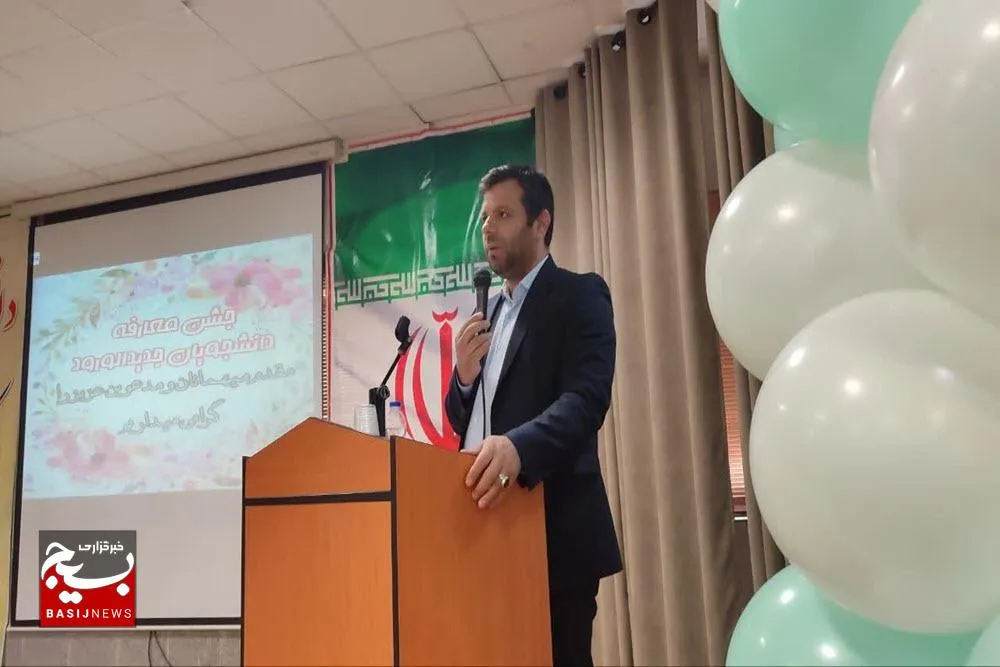  دانشجویان قشر تأثیرگذار و امید آینده کشور هستند