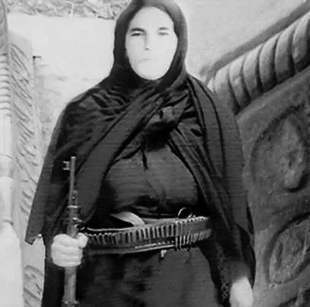 در خمینی شهر اصفهان برگزار شد
همایش بزرگداشت زنان ایثارگر بختیاری به یادبود سردار بی بی مریم