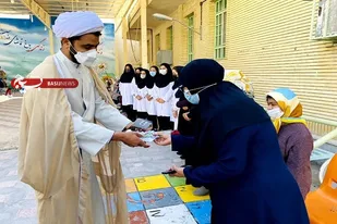 از پرستاران مرکز توانبخشی و نگهداری معلولین ذهنی فجر لارستان تجلیل به عمل آمد