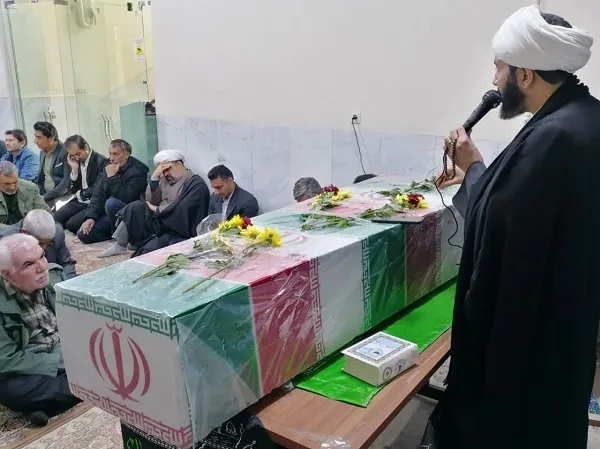 تشییع پیکر پاک یک شهید گمنام 8 سال دفاع مقدس در شهرستان تیران وکرون