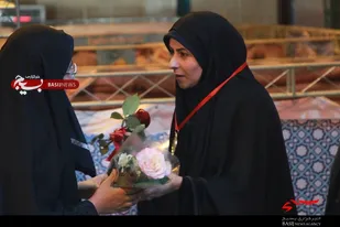 مراسم اهدای مدال قهرمانان بین المللی استان اصفهان به خانواده شهدای مدافع حرم
