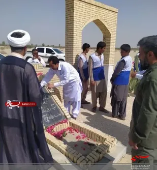دانش آموزان آینده سازان مملکت و ادامه دهندگان آرمان های انقلاب هستند