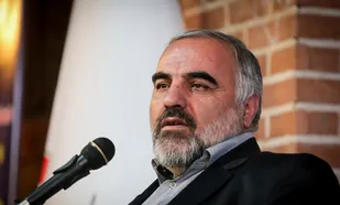 حذف دلار از مبادلات اقتصادی کشور گامی در جهت اقتصاد مقاومتی است
