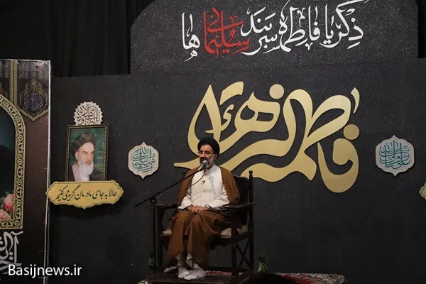 علامه مصباح ‌یزدی قهرمان عرصه جنگ نرم و روشنگری بود 