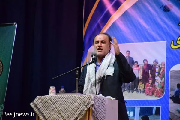دشمنان ما به دنبال مأیوس کردن مردم از انقلاب هستند