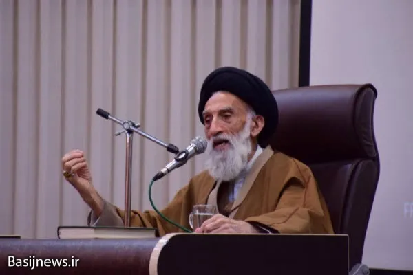 خودسازی به مسائل اجتماعی، سیاسی و خانوادگی ارجحیت دارد
