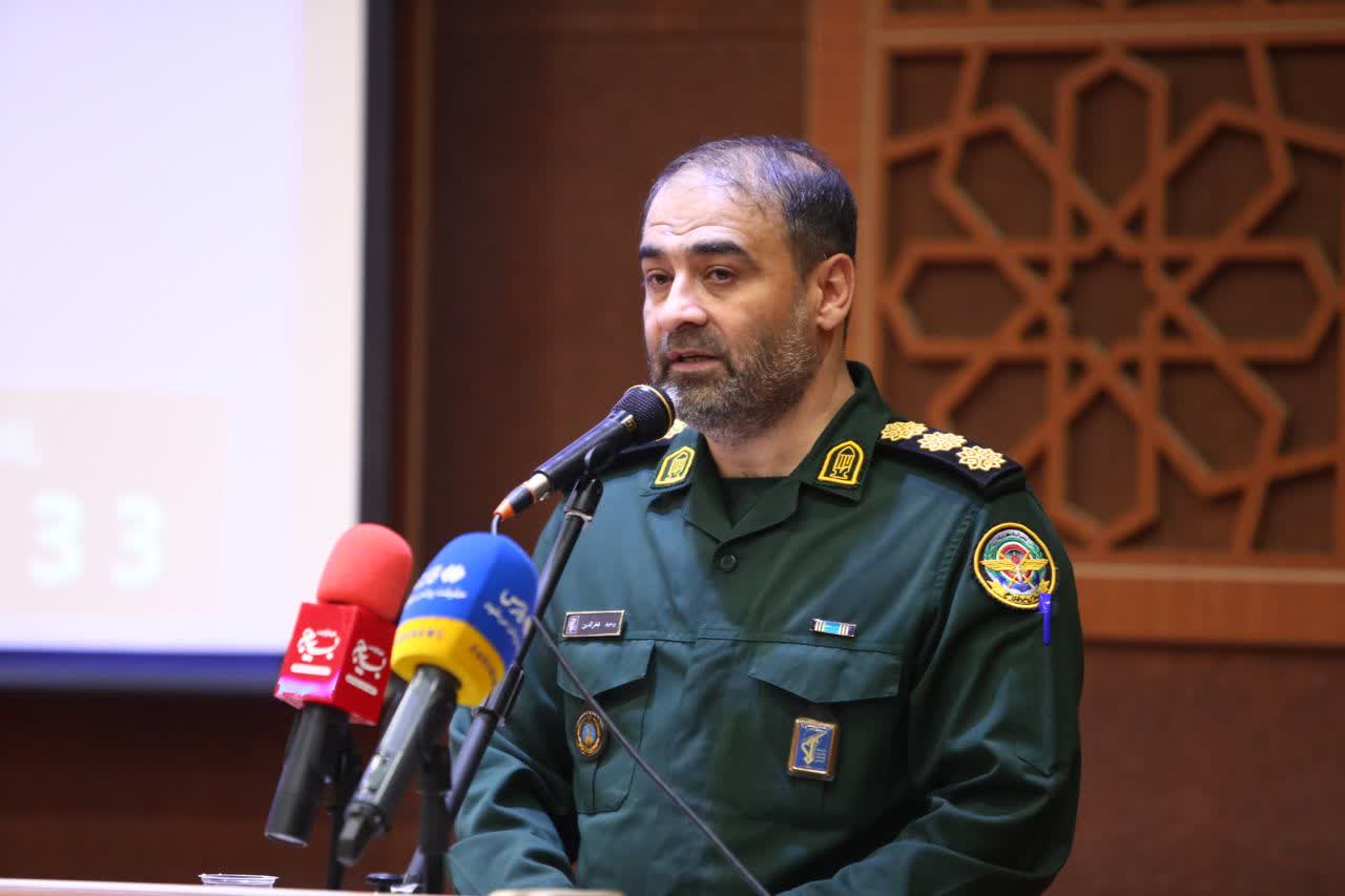 همه کسانی که در مسیر دفاع از نظام گام برمی‌دارند، سرباز انقلاب‌اند