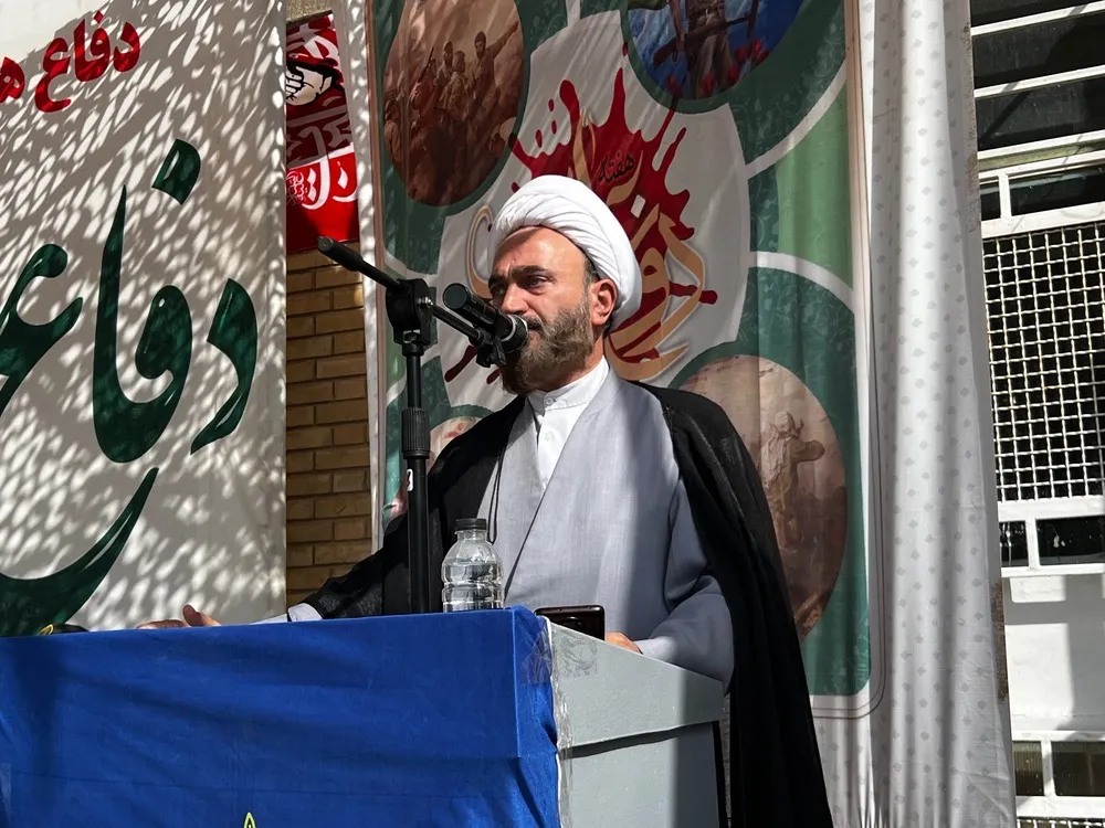 صبحگاه مشترک نیرو های مسلح شهرستان سرخس به مناسبت هفته دفاع مقدس