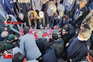 تدفین شهدای گمنام در دو دانشگاه صنعتی و فرهنگیان کرمانشاه
