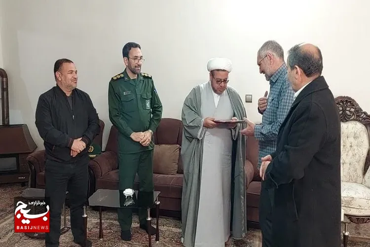  جانبازان سند زنده انقلاب هستند+عکس