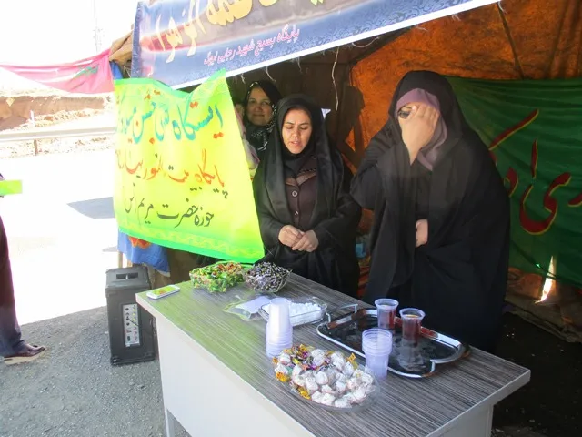 برپایی ایستگاه صلواتی به مناسبت میلاد کوثر در همدان