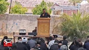 مکتب امام حسین(ع) امت را در برابر توطئه ها بیمه می کند