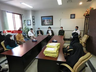 دیدار پاسداران سپاه ناحیه سمنان با کادر درمان بیمارستان کوثر این شهرستان