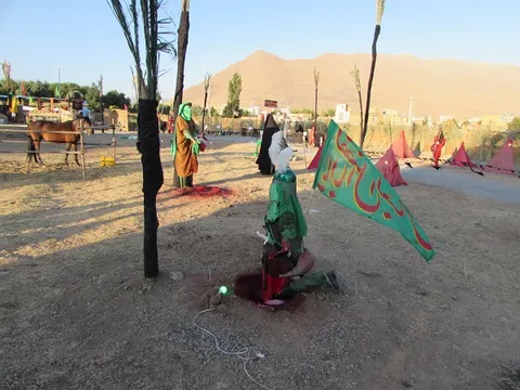 نمایشگاه عاشورایی به مناسبت ایام سوگواری ماه محرم با همکاری بسیجیان شهرستان شازند گشایش یافت