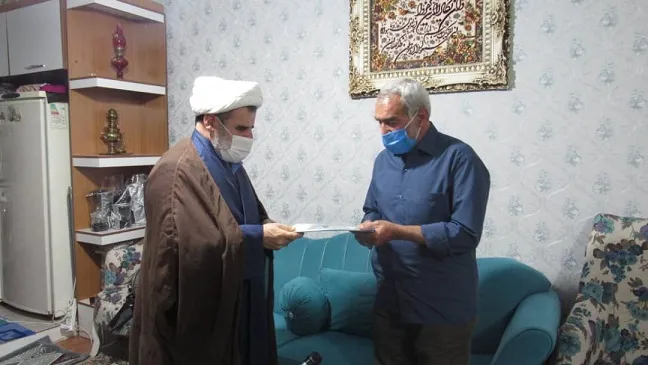 جانبازان طلایه داران و شهدای زنده انقلاب هستند