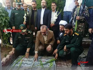 گلباران قبور مطهر شهدای اراک با حضور سرلشگر صفوی مشاور عالی فرمانده کل قوا