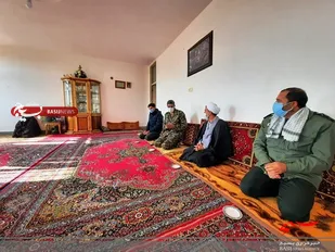 مسئولان سپاه میانه با خانواده شهدا و رزمندگان بسیجی دیدار کردند