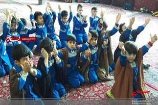 یادمان باشد مسجد نه مهدکودک است، نه خانه سالمندان! مسجد یعنی همه کنار هم مثل یک خانواده