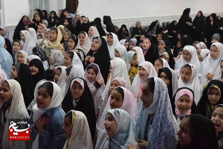  آیین شکرانه طاعت ۲۰۰ دختر روزه اولی در فریمان+عکس