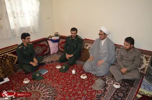 دیدار جمعی از پاسداران با خانواده شهید&laquo;بابایی&raquo; در قهاوند