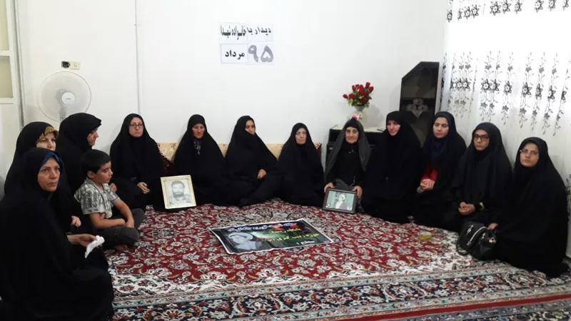 دیدار بسیجیان پایگاه زینبیه نهاوند با خانواده شهید «تورج جلالوند»