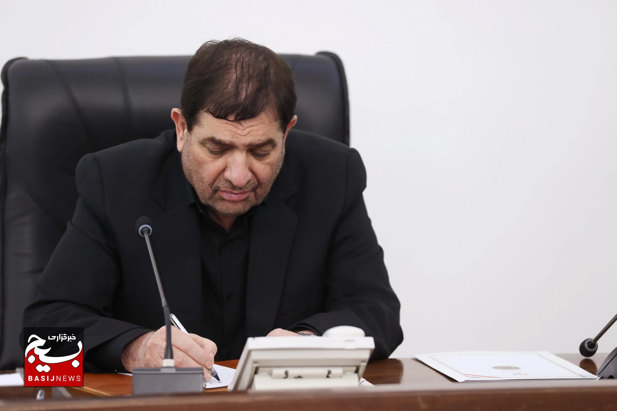 پیام تسلیت سرپرست ریاست جمهوری برای درگذشت مادر شهیدان صالح نژاد