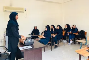 برگزاری کارگاه آموزش احیا قلبی ریوی (CPR) برای دانش&zwnj;آموزان دبیرستان سما در بندرعباس