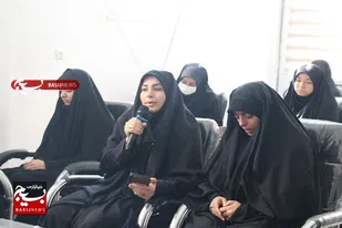 برگزاری محفل شعر امین و ادای احترام به رهبر شهید در کبودراهنگ
